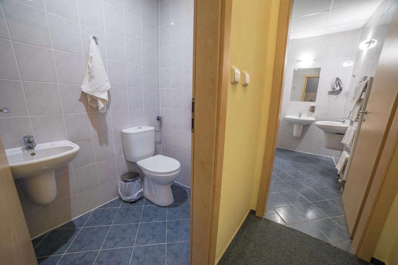 Teledom Hotel Kosice Bagian luar foto