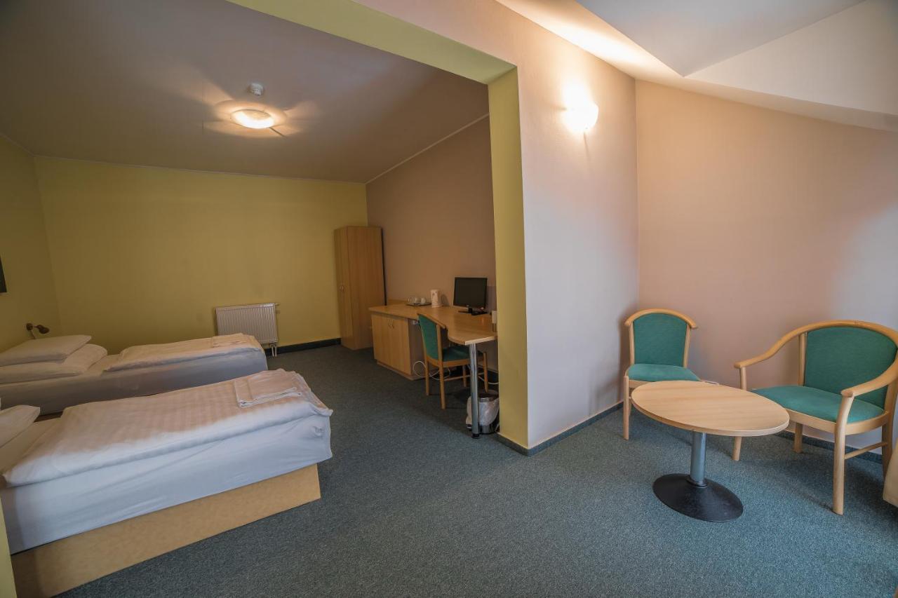 Teledom Hotel Kosice Bagian luar foto