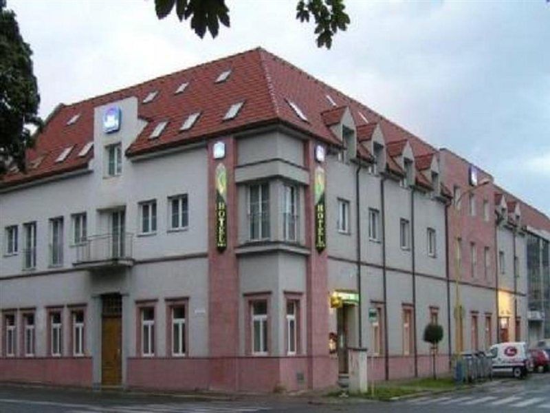 Teledom Hotel Kosice Bagian luar foto