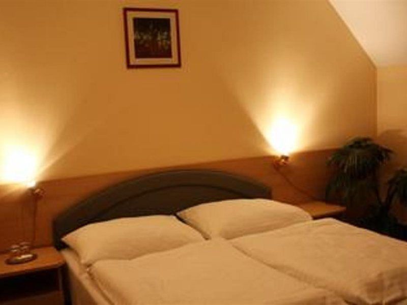 Teledom Hotel Kosice Bagian luar foto