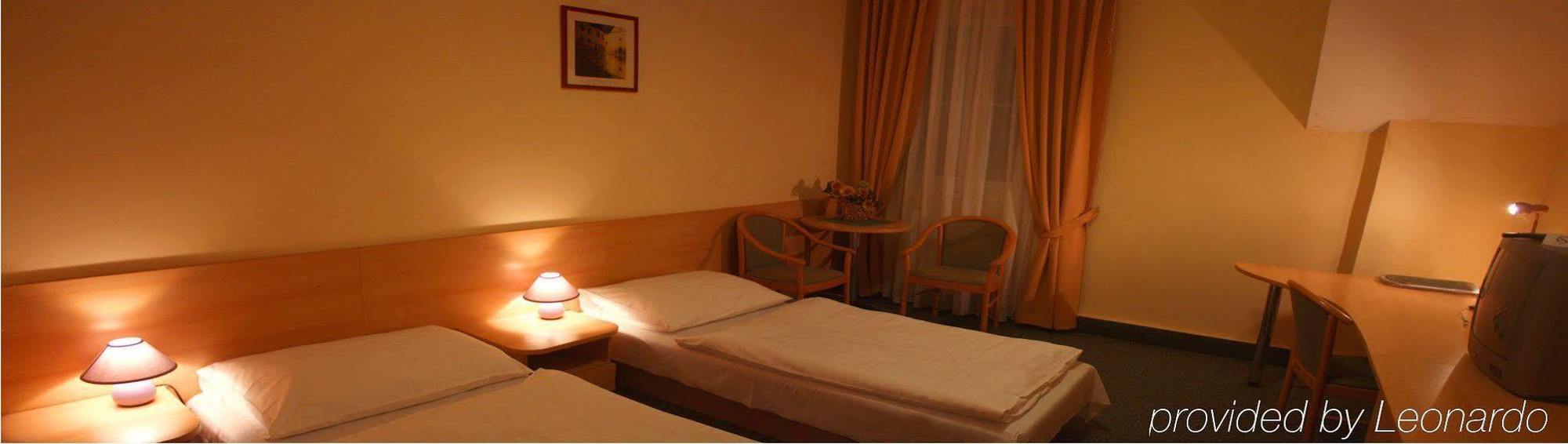 Teledom Hotel Kosice Ruang foto