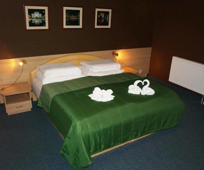 Teledom Hotel Kosice Bagian luar foto