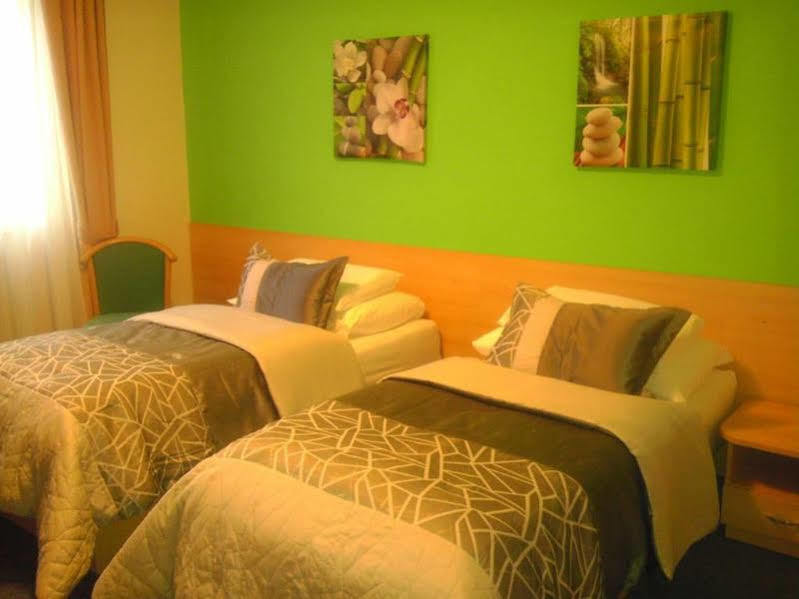 Teledom Hotel Kosice Bagian luar foto