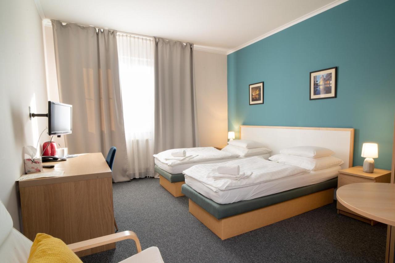 Teledom Hotel Kosice Bagian luar foto