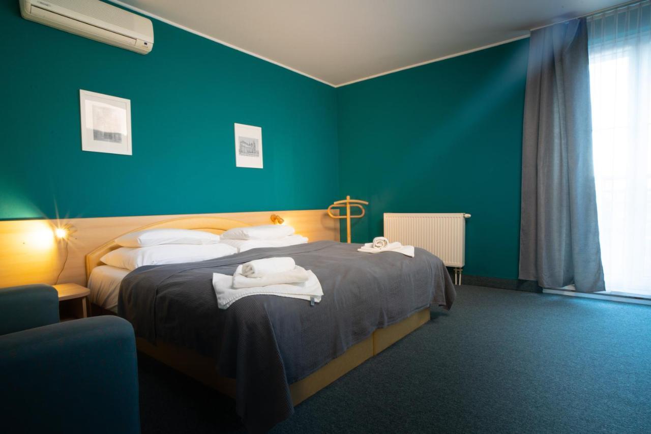 Teledom Hotel Kosice Bagian luar foto
